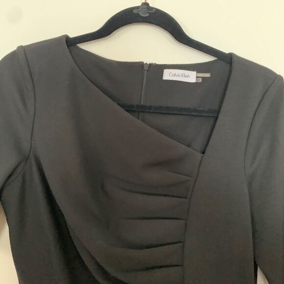 NWOTcCalvin Klein black shortsleeved midi dress, asymmetrical V-neck, size 10 - Picture 4 of 9